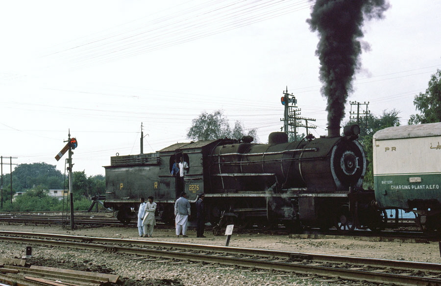 Class HGS 2-8-0 2275 at Kotri Junction, Pakistan