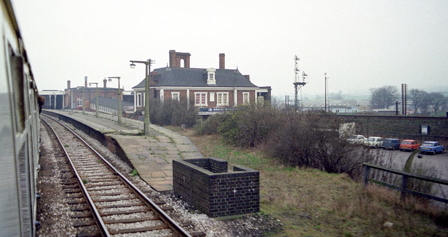Market Harborough station, platform for Northampton Market Harborough station, platform for Northampton
