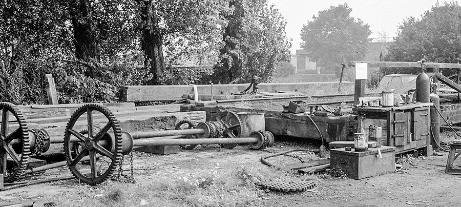 Dismantled lifiting bridge 1973