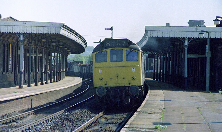 Class 25 25087, Market Harborough Class 25 25087, Market Harborough