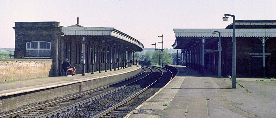 Main line platform at Market Harborough Main line platform at Market Harborough
