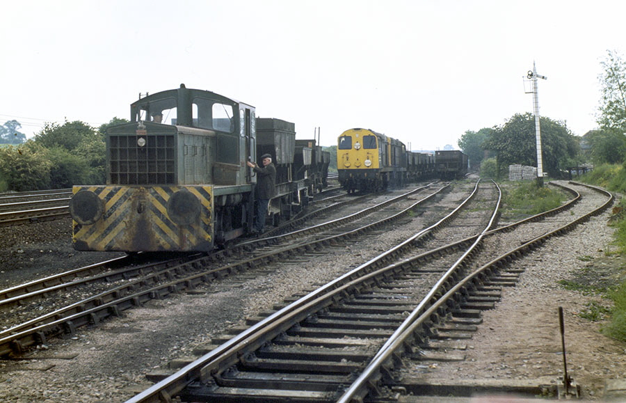 Class 20 locomotives & Fowler/Thomas Hill 0-4-0 diesel locomotive shunting wagons of granite chippings at the Mountsorrel sidings, Leicestershire