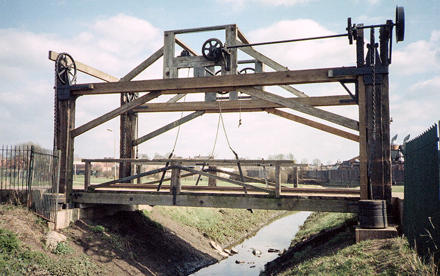 Assembled lifiting bridge 1982