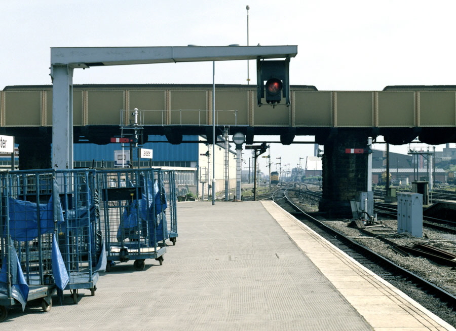 Old and new signals, Leicester Station