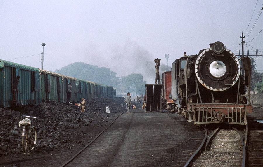 Metre gauge stem locomotive, class YG 2-8-2 3543, at the end of the coaling line outside Bareilly City locomotive shed, India, 27th December 1993