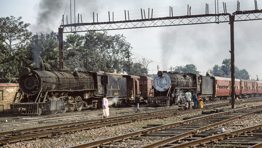 Metre gauge steam locomotives class YG 2-8-2 at Samastipur Junction station, India, 29th December 1993