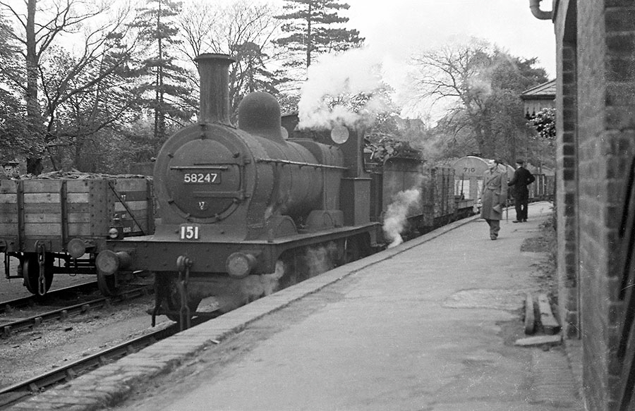58247 Glenfield station