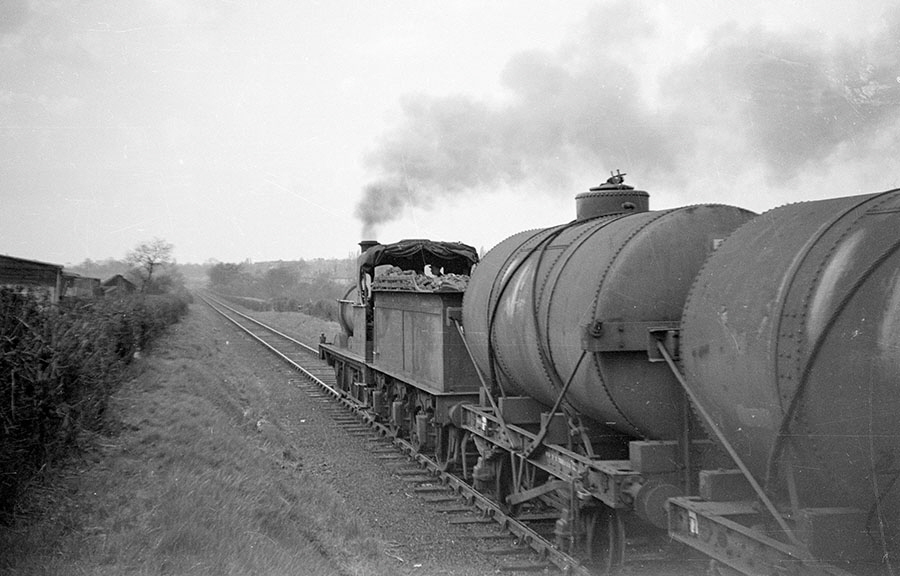 58148 heading to Glenfield Tunnel 1963